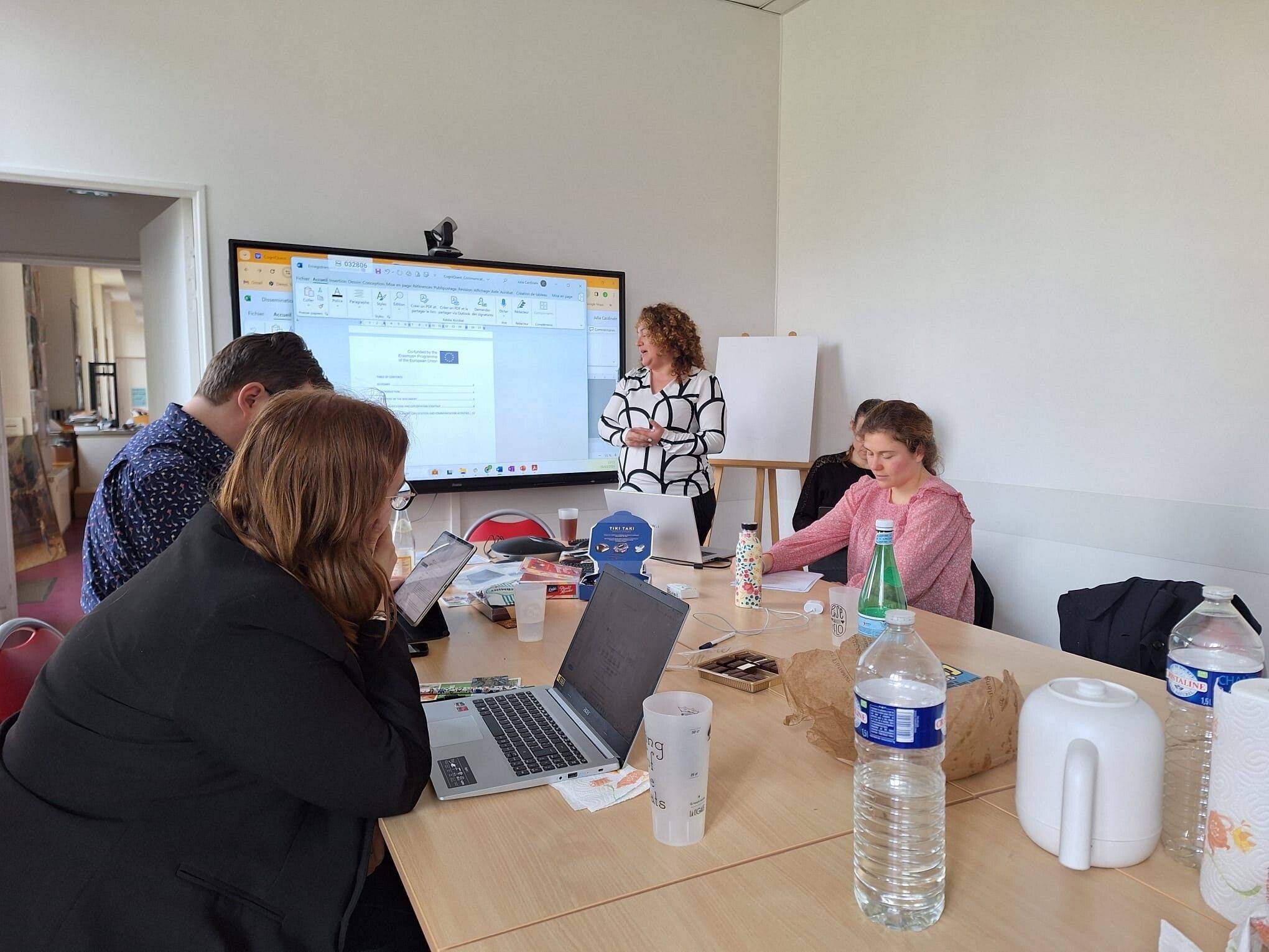 Grafika Spotkanie projektowe CogniQuest w Paryżu