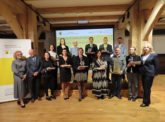 Laureaci IV edycji konkursu dla nauczycieli "Zajęcia na fali"