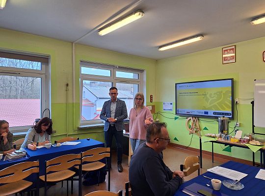 Szkolenia terenowe: Pułapki perfekcjonizmu i lęku przed porażką. Jak poprzez rozwój komunikacji zwiększyć skuteczność pracy nauczyciela i wspierać rozwój zawodowy?