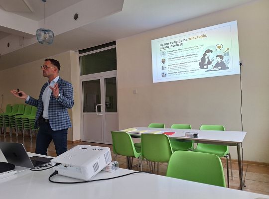 Sieć współpracy nauczycieli i dyrektorów szkół: Nauczanie spersonalizowane. Od indywidualnych potrzeb do głębokiego zrozumienia