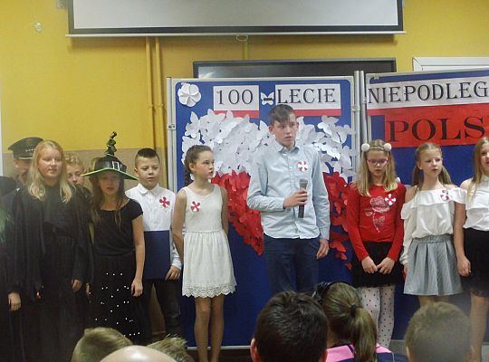 Niepodległa w Szkole Podstawowej w Łebuni