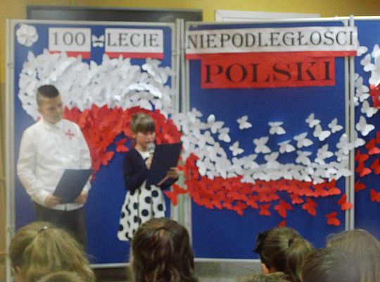 Niepodległa w Szkole Podstawowej w Łebuni